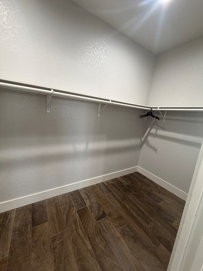 Building Photo - 2408 Birkdale Ln