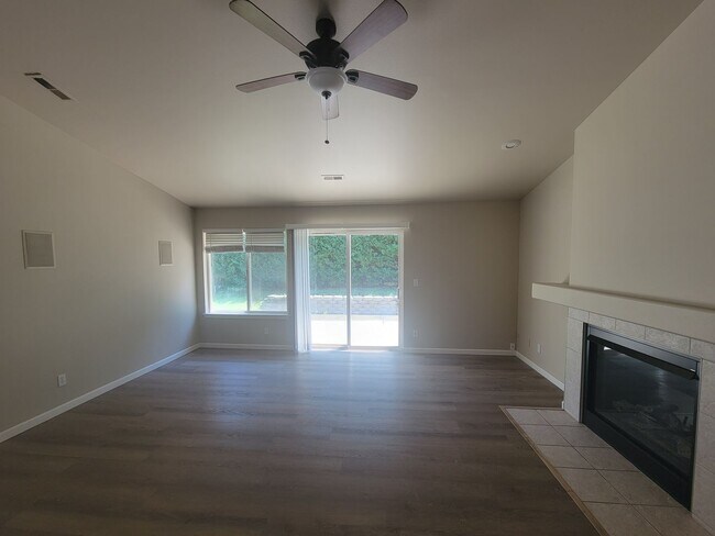 Building Photo - Stylish 3-Bedroom in Prime West Richland L...