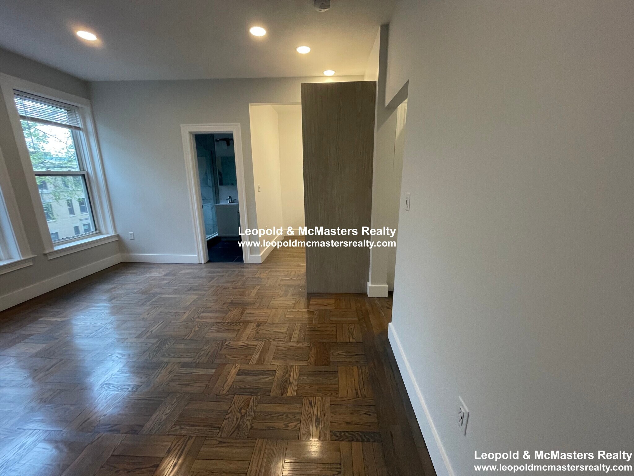 Building Photo - 50 Queensberry St