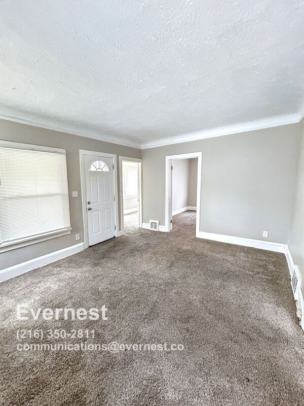 Building Photo - 11917 Forest Ave