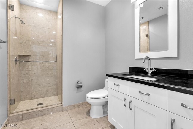 Building Photo - 4525 Dean Martin Dr