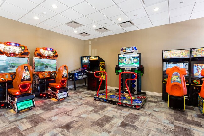 Building Photo - 8845 Rhodes St