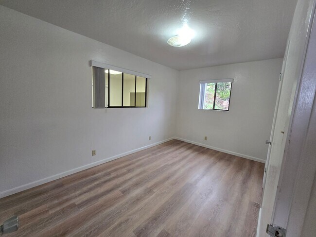 Building Photo - Comfortable 2-Bedroom 1 bath Cottage in Quiet Kula Neighborhood
