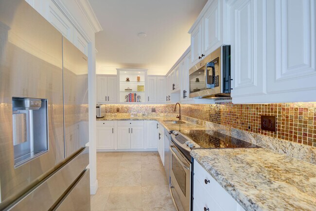 Building Photo - 2780 S Ocean Blvd