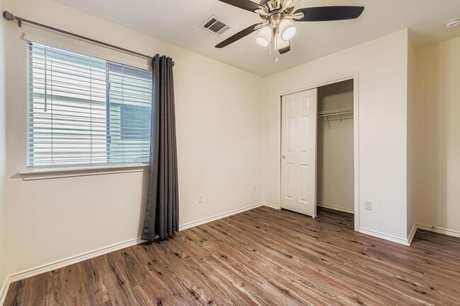 Building Photo - 4418 Mather