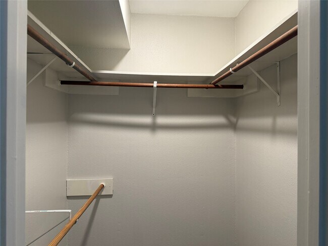 Building Photo - 3300 Pebblebrook Dr