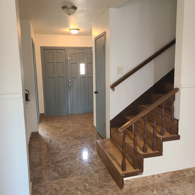 Building Photo - 12020 Maple Rock Ct