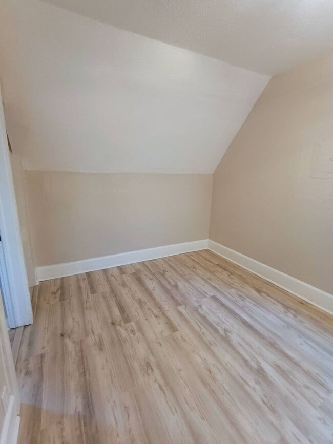 Building Photo - Charming 4-Bedroom Home in Harambee