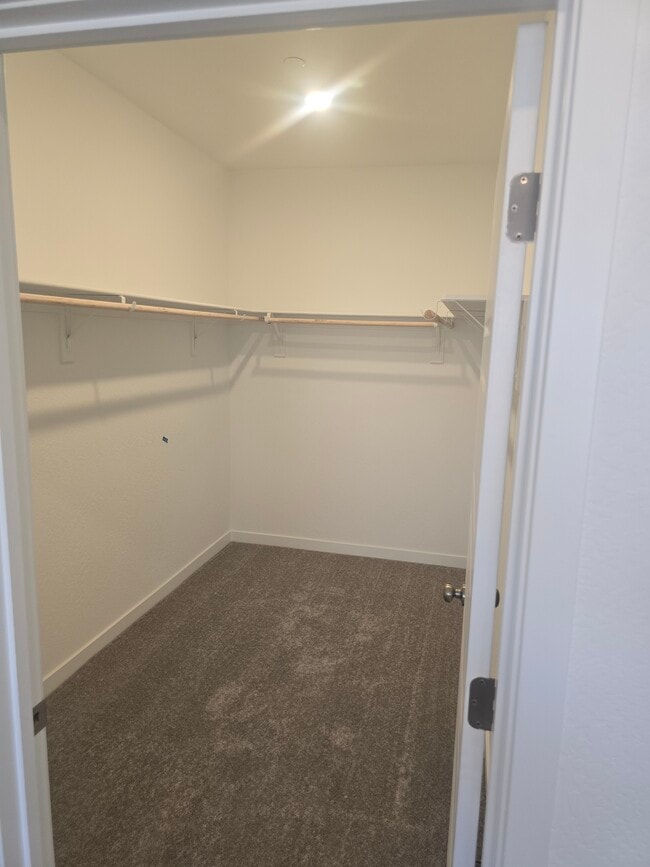 Building Photo - 2632 W Cambridge St