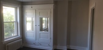 Building Photo - 1506 N Van Buren St