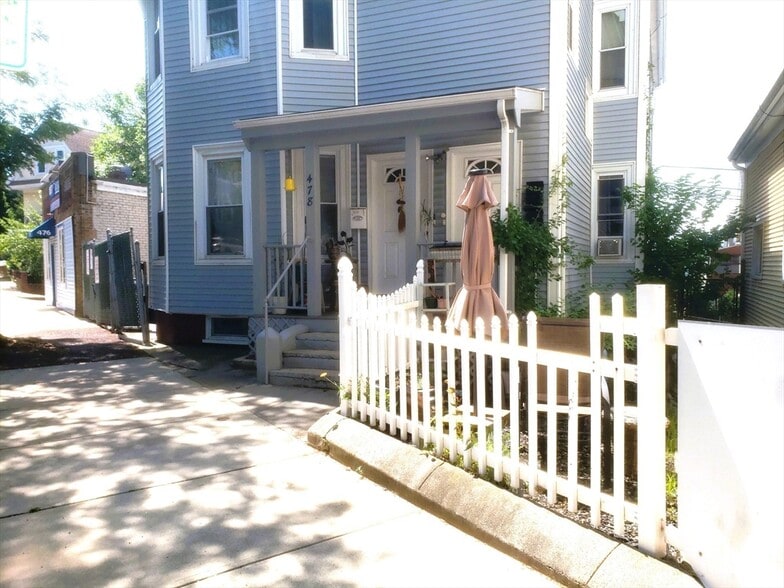 Building Photo - 478 Medford St