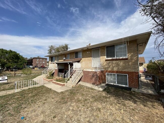 Building Photo - 1156 S Quivas St