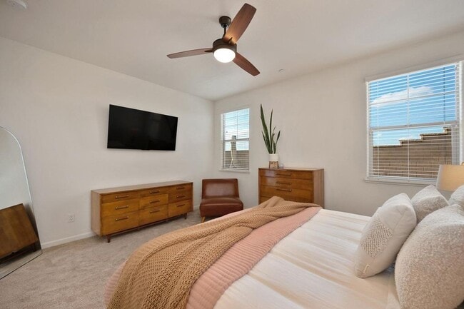 Building Photo - 3 Bedroom Home in Whitney Ranch