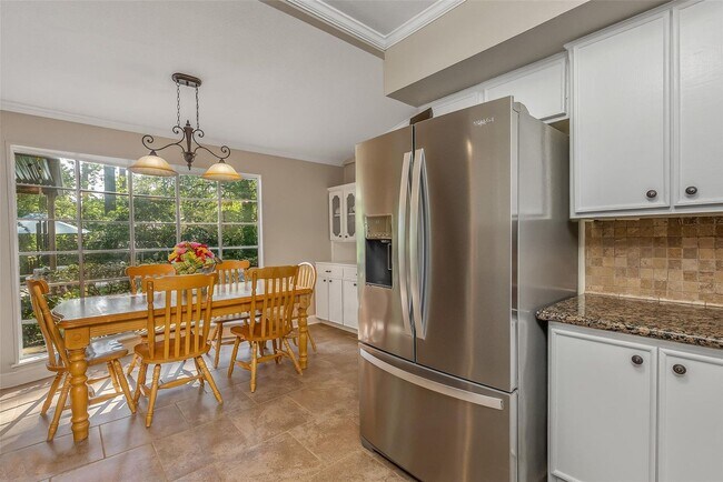 Building Photo - Available Now in Beautiful Southern Hills!