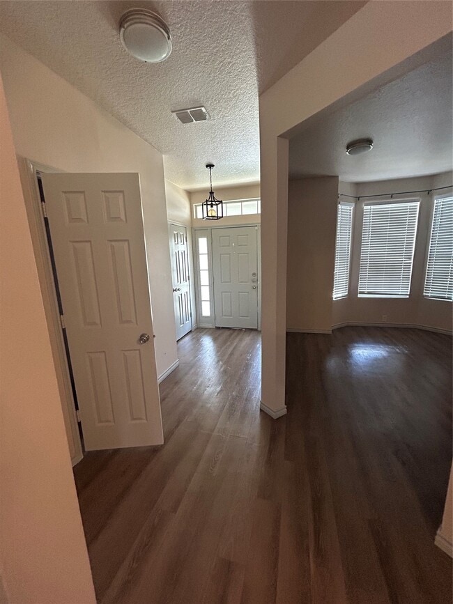 Building Photo - 23831 Pebworth Pl