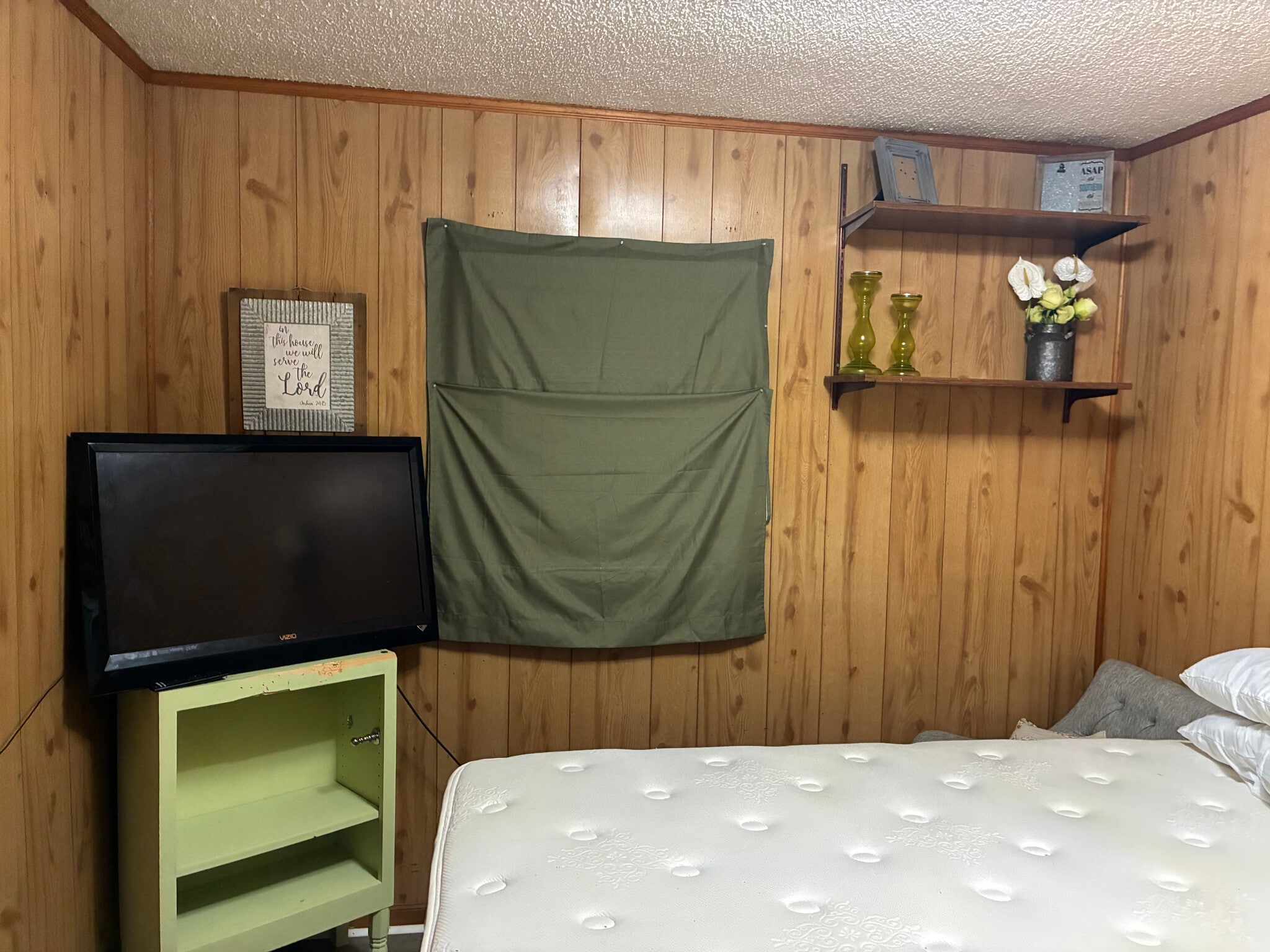 Building Photo - Room in House on Dupree St