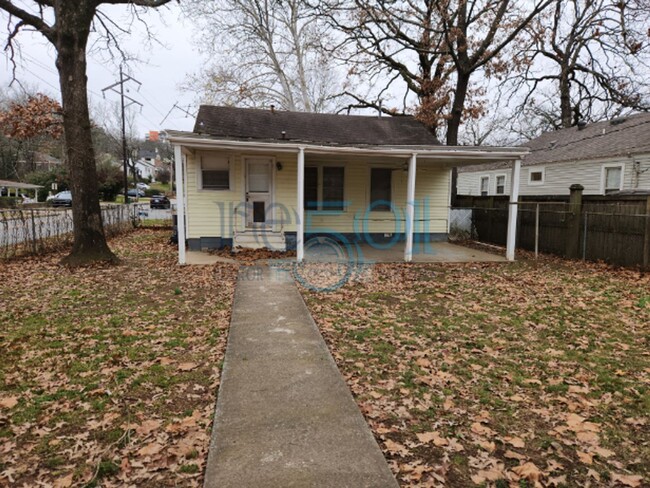 Building Photo - Great Find in Hillcrest! 2BR & 1 BA