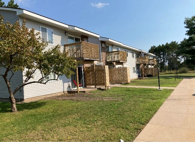 Building Photo - 654 S Westwood Ave