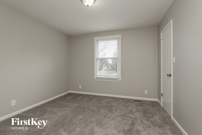 Building Photo - 1831 Palamino Dr