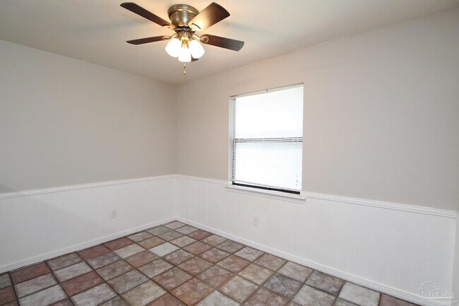 Building Photo - 5250 Powrie Dr