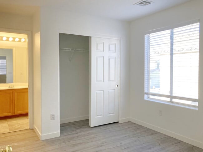 Building Photo - 4990 Tioga Pass Ave