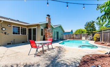 Building Photo - Lovely Home | Central A/C | Swimming Pool