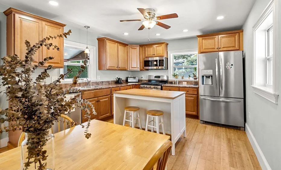 Building Photo - 20 Planters St