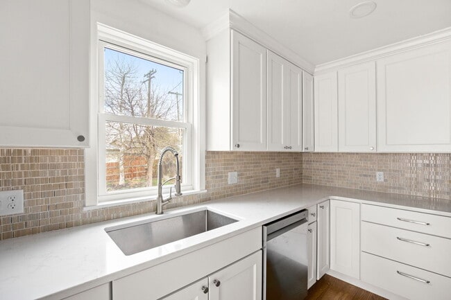 Building Photo - 1004 11th St NW