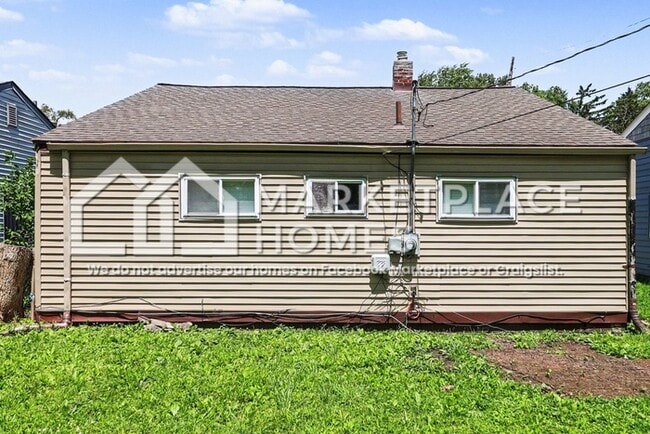 Building Photo - 26437 Lehigh St