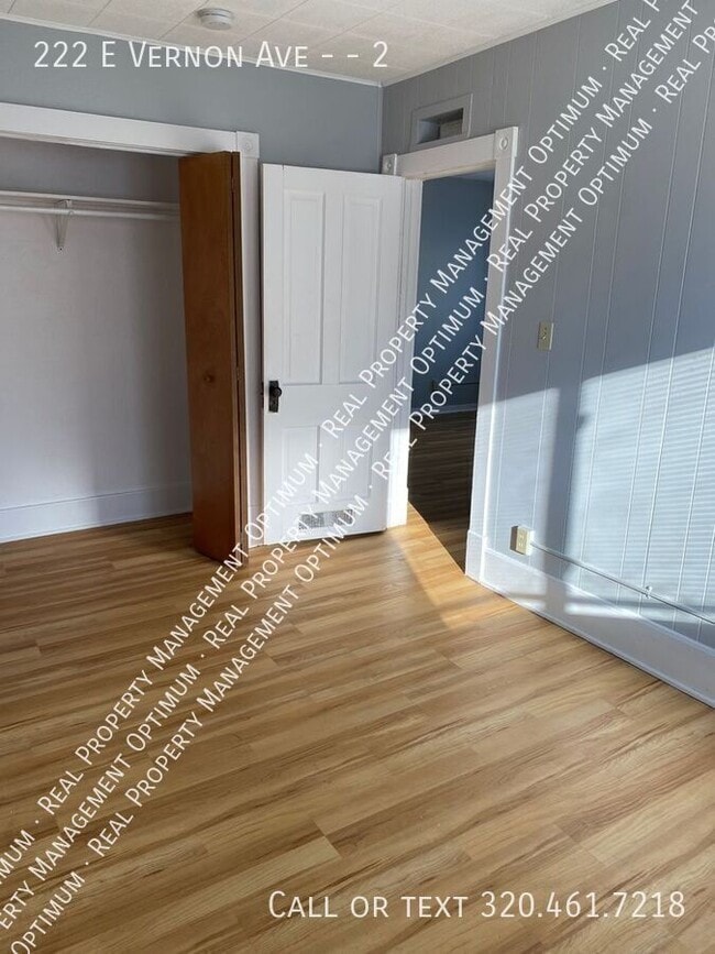 Building Photo - 222 E Vernon Ave