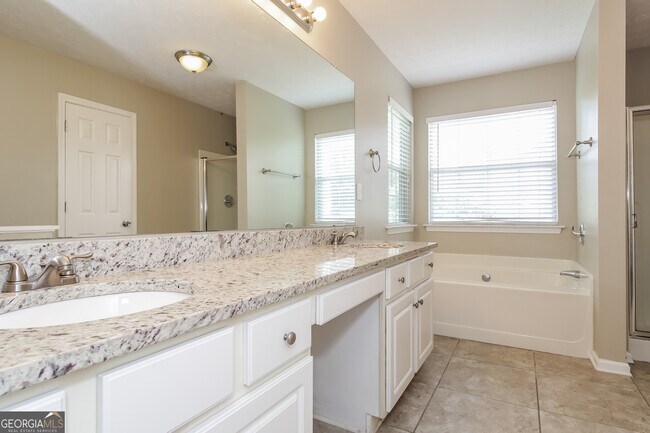 Building Photo - 8479 Glendevon Ct