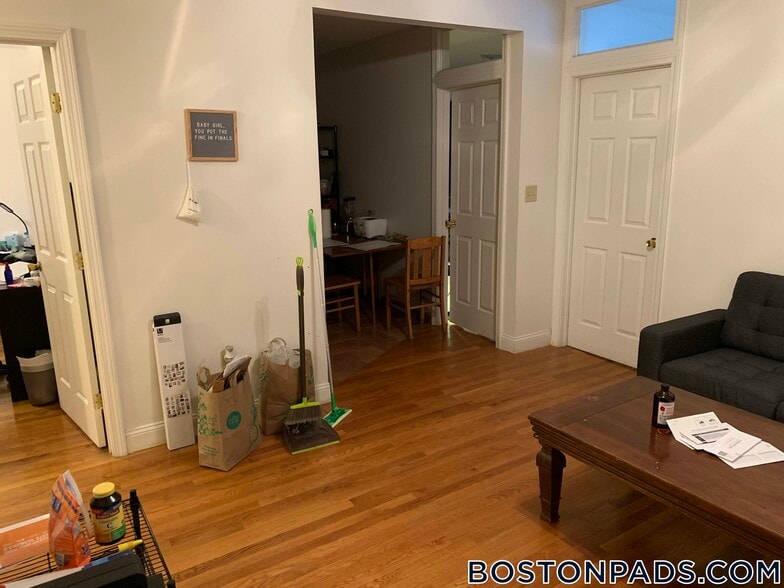 Building Photo - 27 Egremont Rd