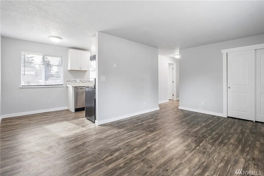 Primary Photo - Westland Apartments