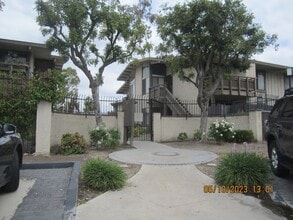 Building Photo - SPACIOUS 2 STORY CONDO