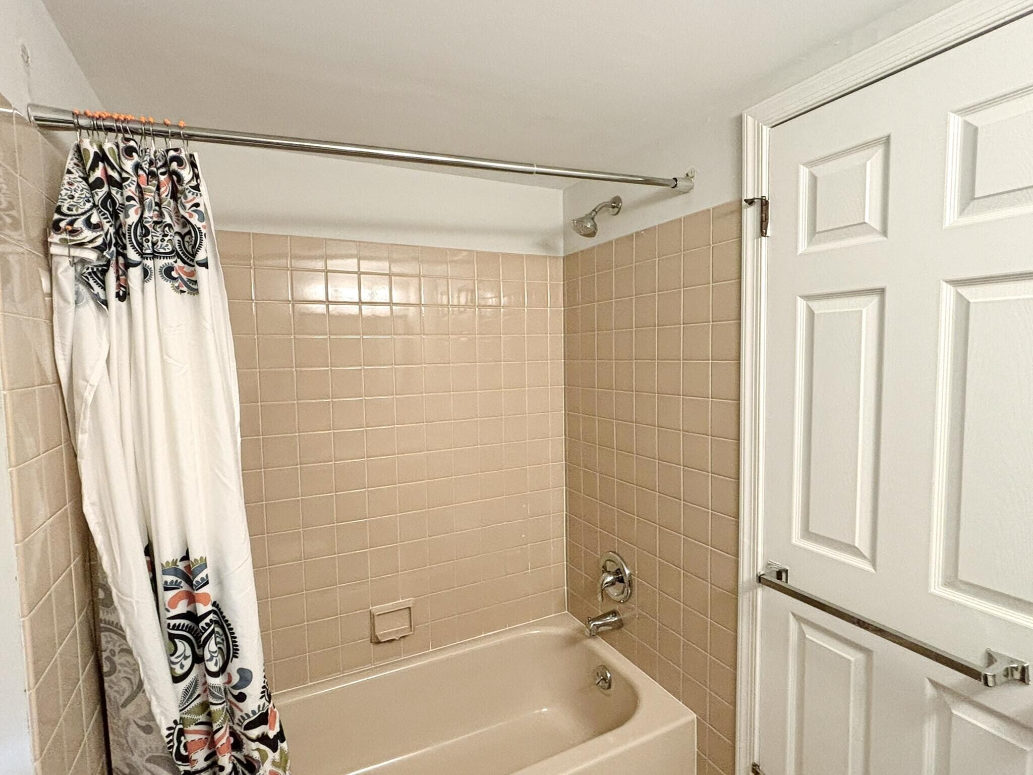 Building Photo - 805 Mountainview Dr