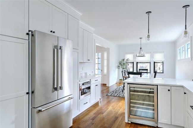 Building Photo - 310 Elmgrove Ave