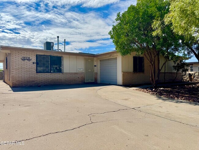 Building Photo - 9928 Acer Ave