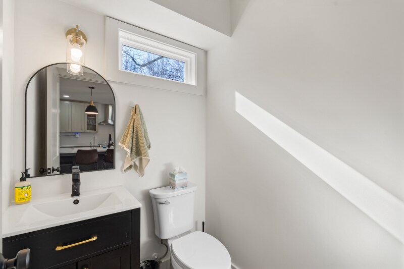 Building Photo - 2212 Weyland Ave