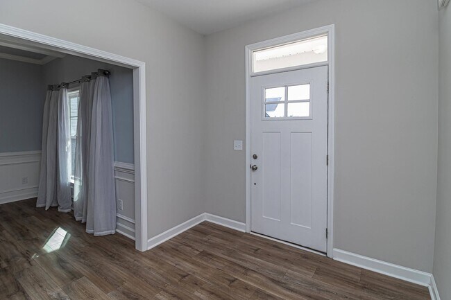 Building Photo - SPACIOUS 2-Story Home in Pikeville School ...