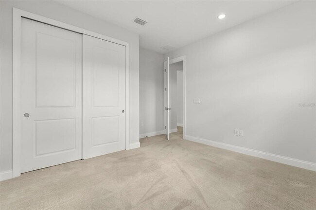 Building Photo - 10511 Royal Cypress Way