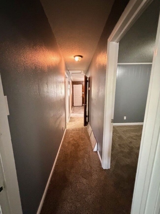 Building Photo - 602B Taggart Ave