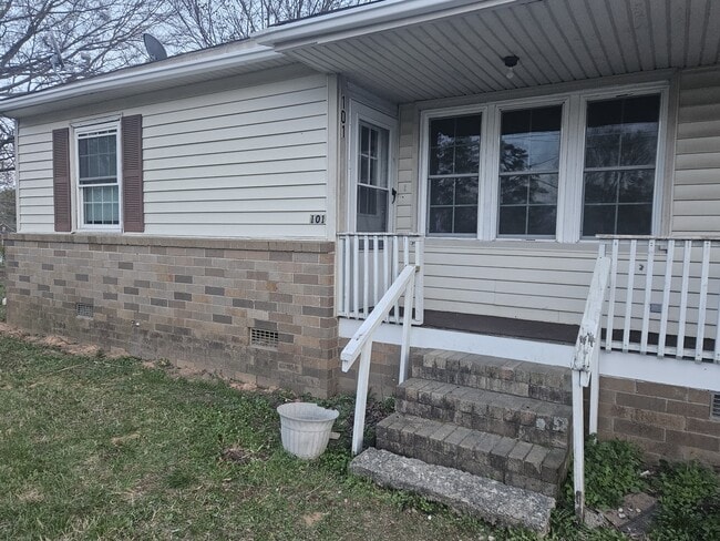 Building Photo - 101 Sibbie Ct