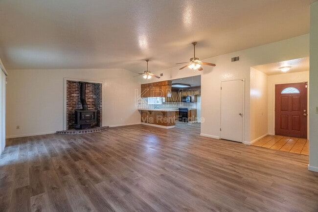 Building Photo - 9717 Treetop Dr