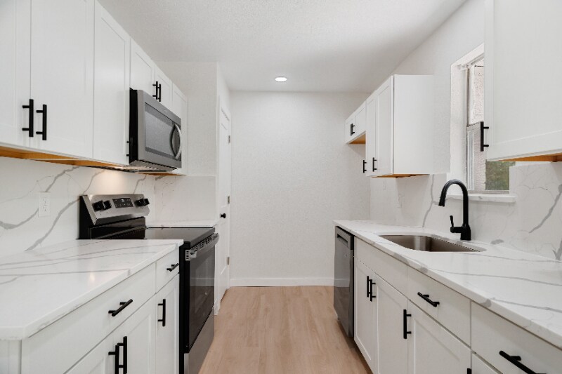 Building Photo - 1414 Timberlake Cir