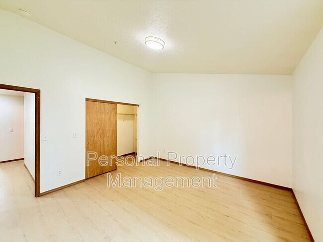 Building Photo - 855 NW Ivy St
