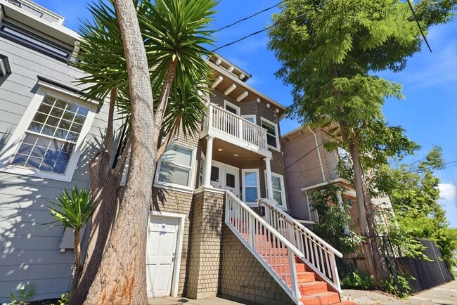 Building Photo - 2533-2535 Filbert Street
