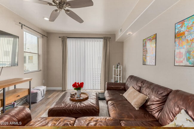 Building Photo - 610 E Roosevelt St