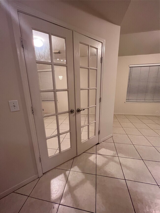 Building Photo - 659 Cypresswood Trce