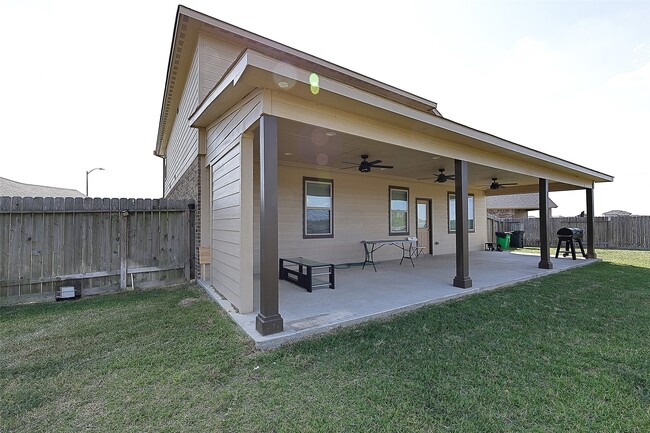 Building Photo - 5542 Redwood Summit Ln