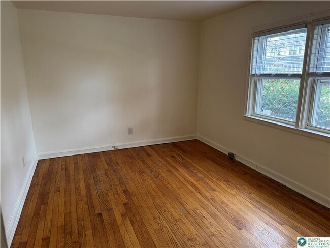 Building Photo - 2228-2236 W Allen St